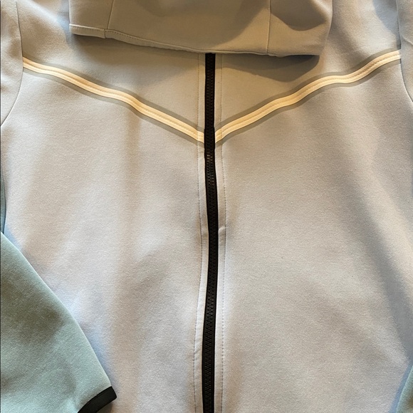 Nike Tech Jacket - M - Picture 7 of 11